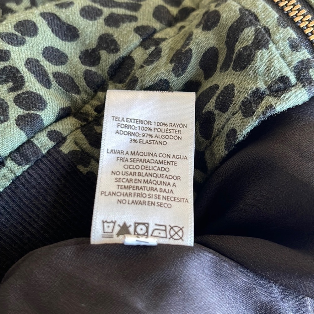BEACHLUNCHLOUNGE - Size MEDIUM- Dasha leopard animal print bomber jacket - Picture 10 of 12